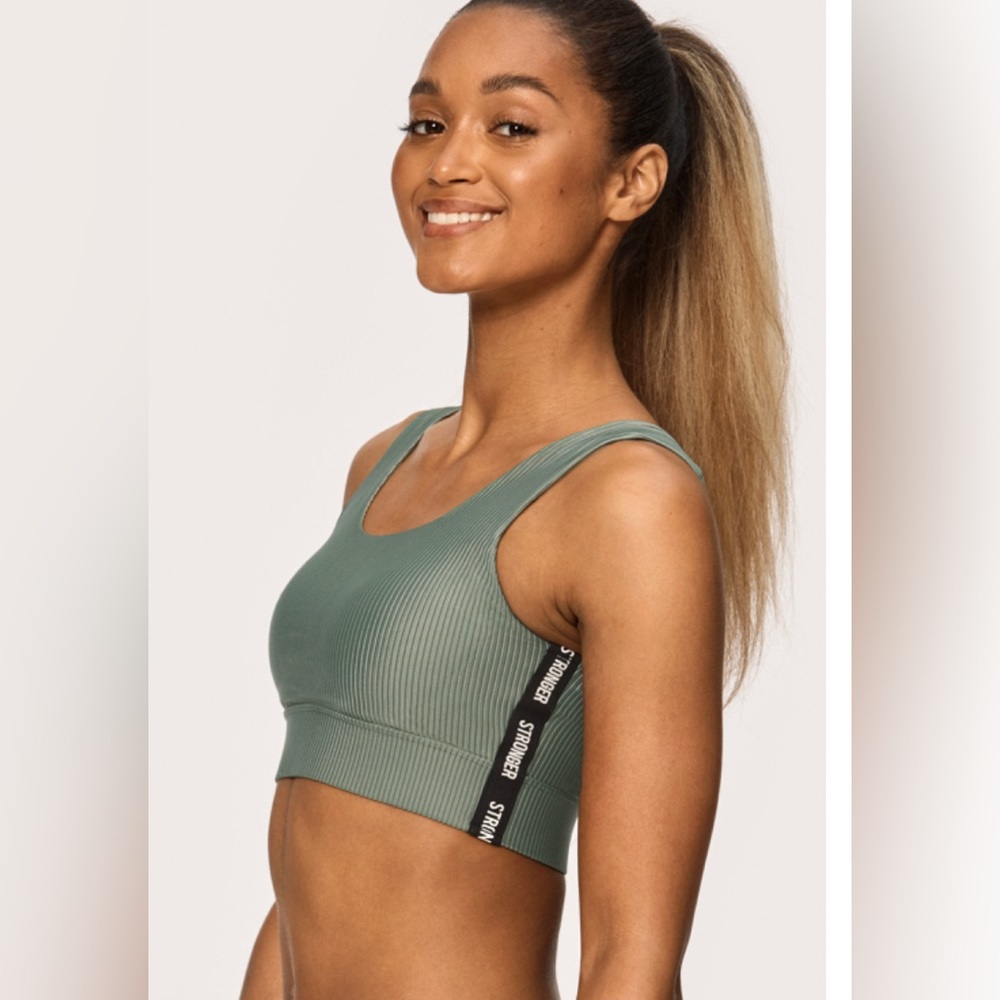 Stronger showtime sports bra